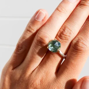 18k Gold Ring with light Prasiolite